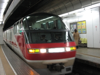 …もちろん展望席など取れるワケもなく(笑)