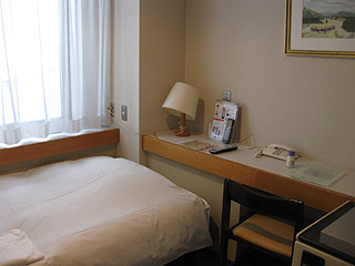 LANケーブルがベッドまで届かないってどういうコトなの(爆)