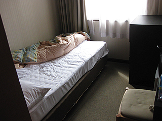 イスはもちろんカバン置き場に(ぉ