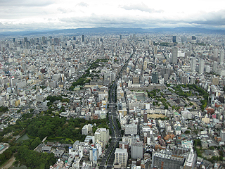 北:谷町筋と四天王寺と大阪城方面