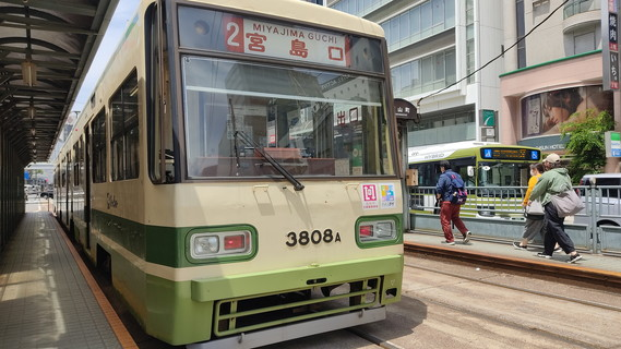 フツーに連接車が走ってるのねー