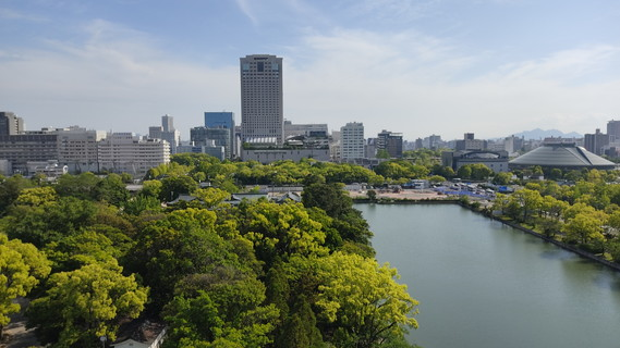 リーガロイヤルホテルと総合体育館