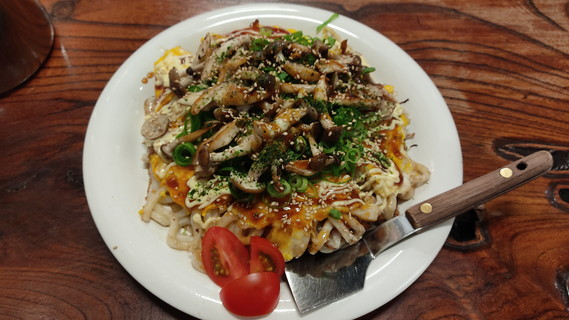 キノコとトマトでお好み焼きに見えん(汗爆)