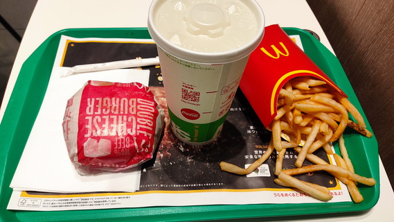 Edyでって言ったのにクレジット払いにしやがった店員は許さん(謎爆)