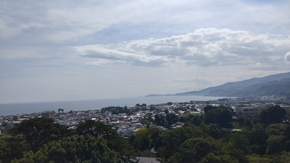 南:伊豆方面・出っ張りは真鶴岬かなー